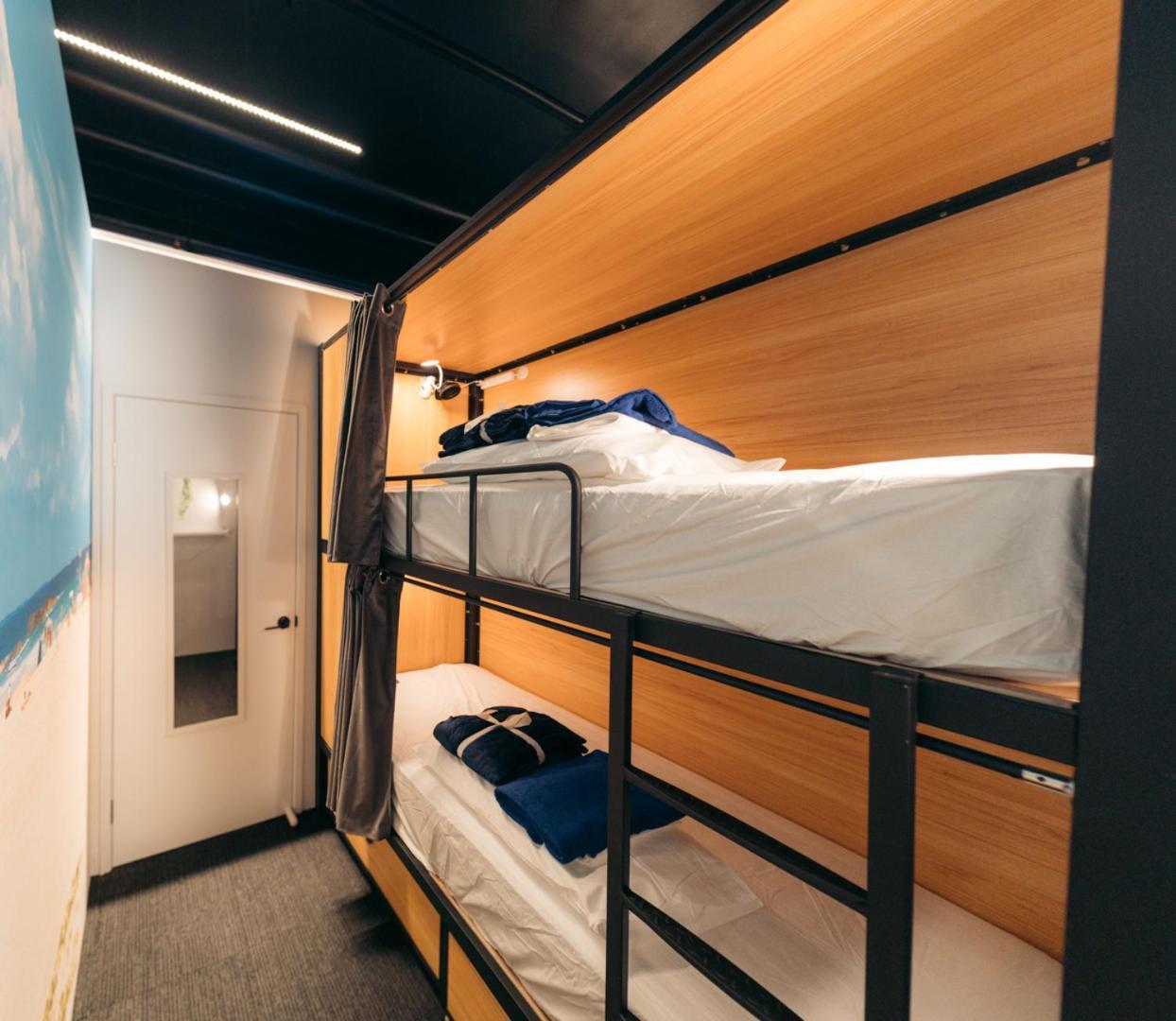 Capsuleaccom Hostel غولد كوست المظهر الخارجي الصورة
