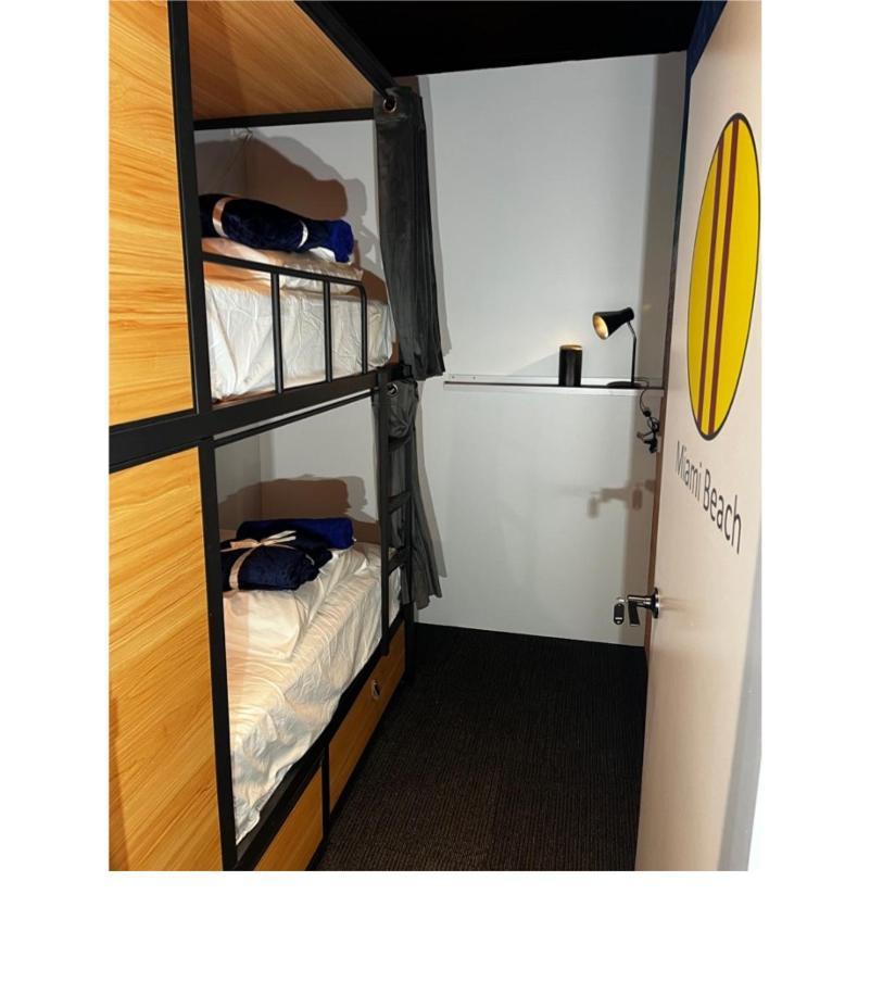 Capsuleaccom Hostel غولد كوست المظهر الخارجي الصورة